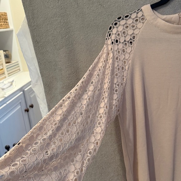 NWT Size L Beige Long Sleeve Top with Lace Details - Picture 4 of 5